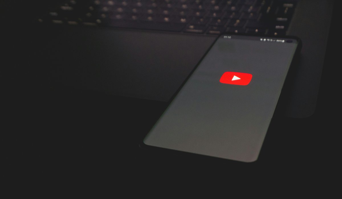 youtube shorts header